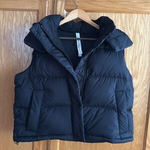 LuLuLemon Wunder Puff Cropped Vest in Black